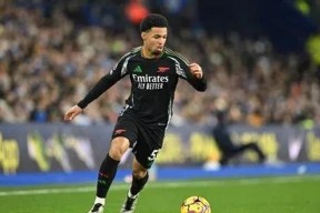 阿森纳焦点对战，萨卡激战切尔西，夺冠悬念持续！气氛紧张(阿森纳和切尔西排名)-九游游戏平台