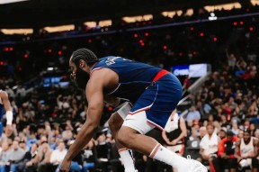 最后时刻胜出首场状态出色，雄鹿观众沸腾！，哈登重返赛场热度持续攀升的简单介绍-九游游戏平台